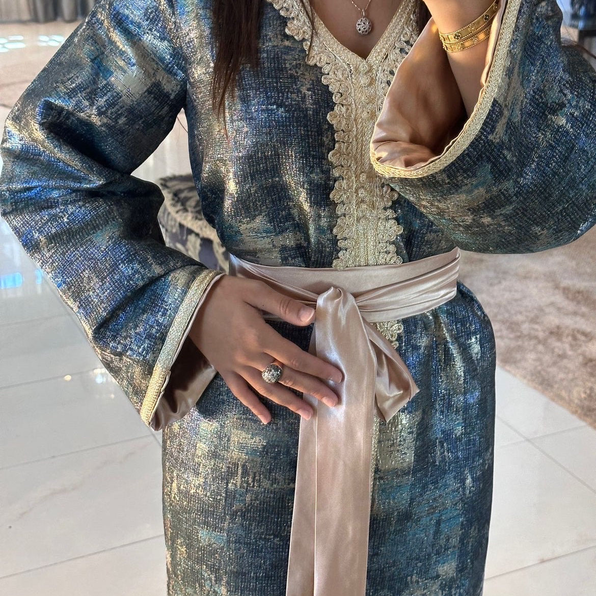 Caftan Majesté Orientale – Bleu Nuit & Or